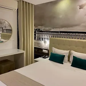 & By Apart-hotel