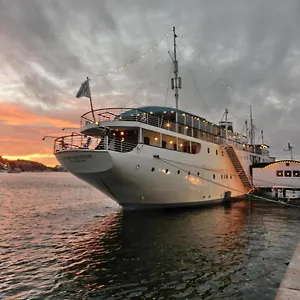 επισκεφθείτε το ξενοδοχείο