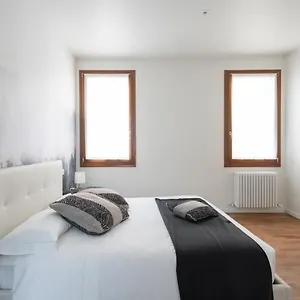 Apartament In San Marco With Canal View By Wonderful Italy 
